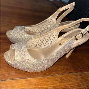 Dream Pairs Glittering Gold Peep-Toe Heels